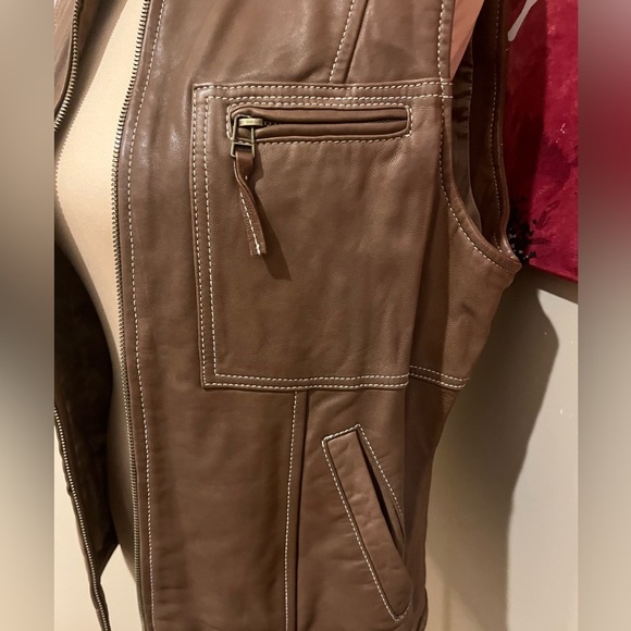 COLDWATER CREEK BROWN LAMB LEATHER VEST, size M - Picture 2 of 7